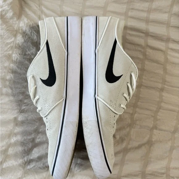 Nike Men's Cream Janoski Shoes - Picture 2 of 5